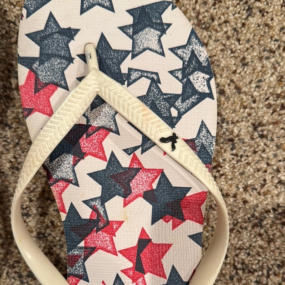 American Eagle Red White and Blue Star Pattern Flip Flops Size Large 7/8 - Picture 3 of 6